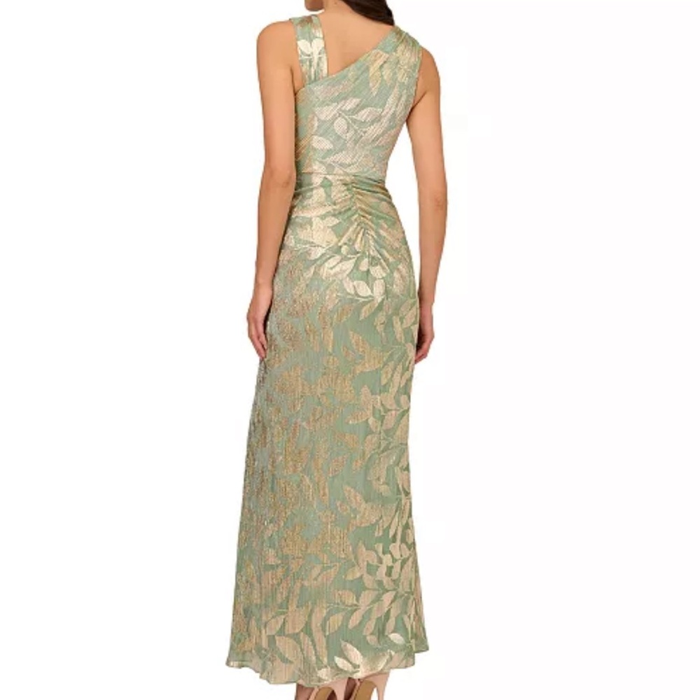 Adrianna Papell
Women's Asymmetric Metallic Mermaid Gown Size 4 - Picture 3 of 7